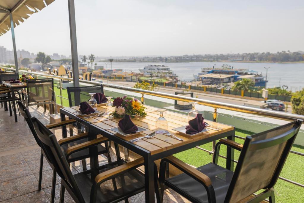 Ultra Loaloa Nile Maadi Hotel Kairo Exterior foto